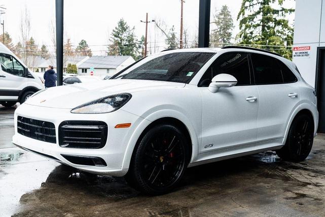 Photo of 2021 Carrara White Metallic Porsche Cayenne
