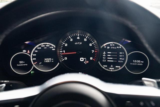 Photo of 2021 Carrara White Metallic Porsche Cayenne