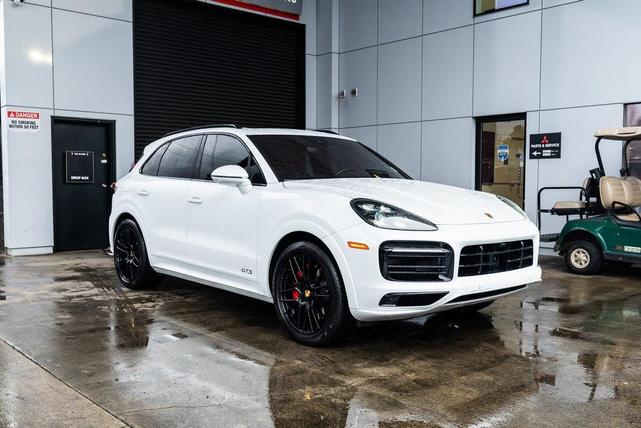 Photo of 2021 Carrara White Metallic Porsche Cayenne