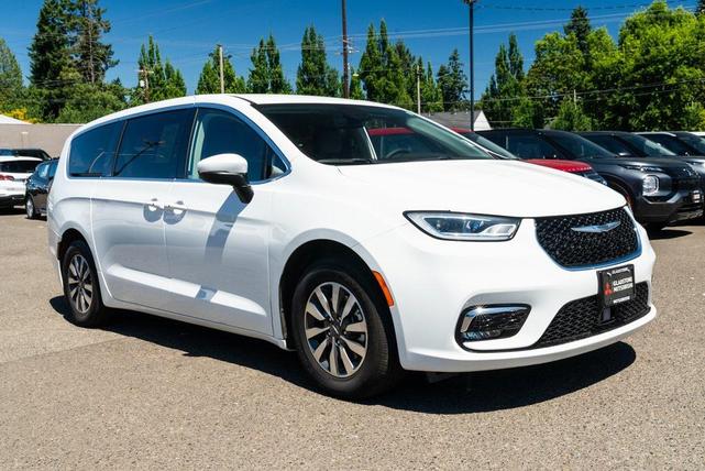 2023 Chrysler Pacifica Hybrid