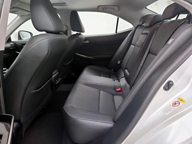 Photo of 2017 White Lexus IS 200t