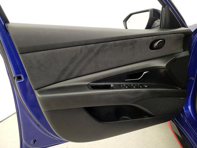 Photo of 2022 Blue Hyundai ELANTRA