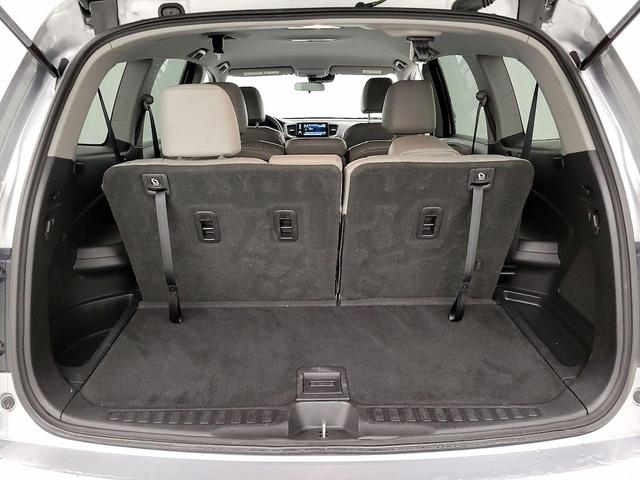 Photo of 2019 Silver Honda Pilot