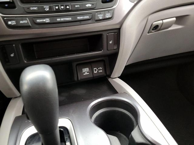 Photo of 2019 Silver Honda Pilot