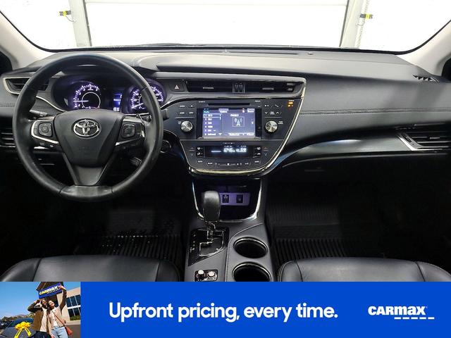 Photo of 2018 White Toyota Avalon