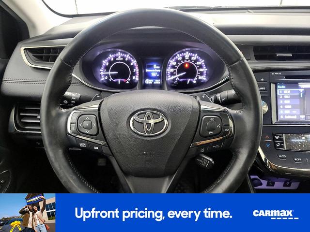 Photo of 2018 White Toyota Avalon