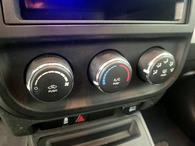 Photo of 2016 Silver Jeep Compass