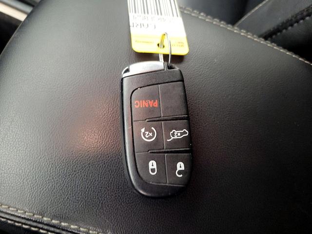 Photo of 2015 Silver Jeep Grand Cherokee