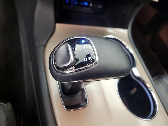 Photo of 2015 Silver Jeep Grand Cherokee