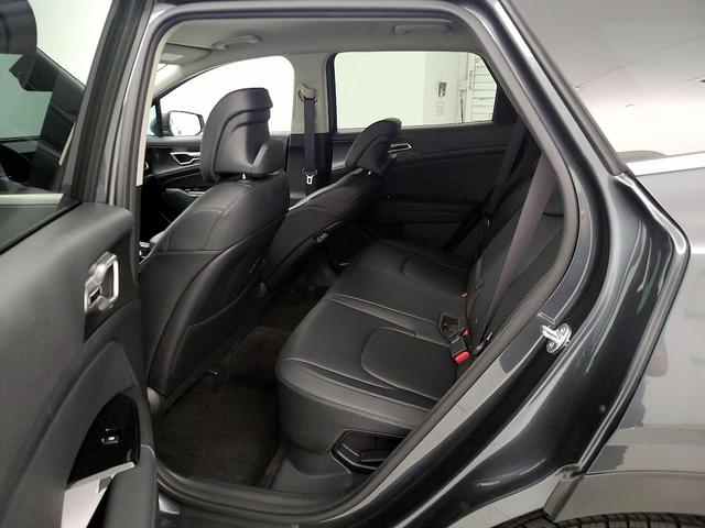 Photo of 2023 Gray Kia Sportage Hybrid