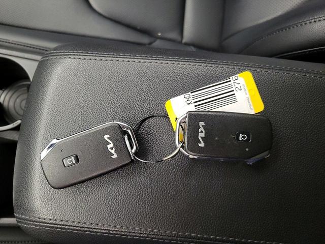 Photo of 2023 Gray Kia Sportage Hybrid