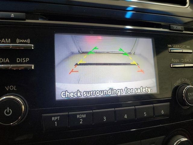 Photo of 2015 White Nissan Altima