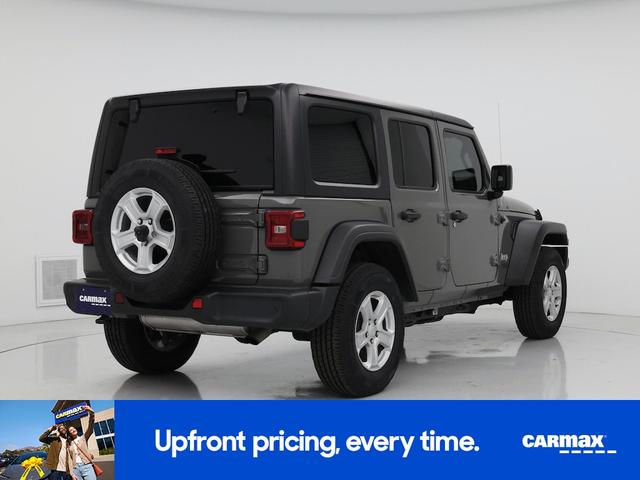 Photo of 2021 Gray Jeep Wrangler