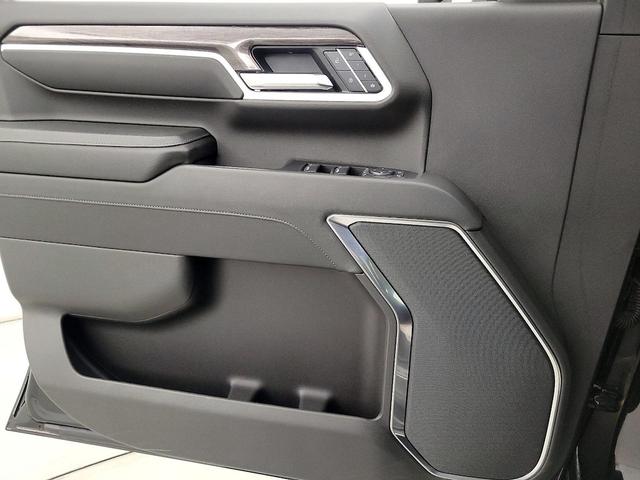 Photo of 2025 Black Chevrolet Silverado 2500