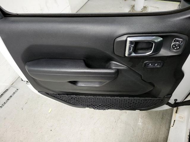 Photo of 2022 White Jeep Wrangler