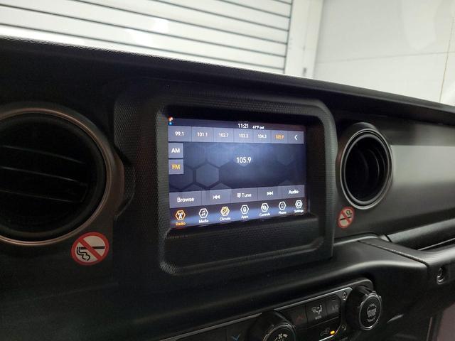 Photo of 2022 White Jeep Wrangler