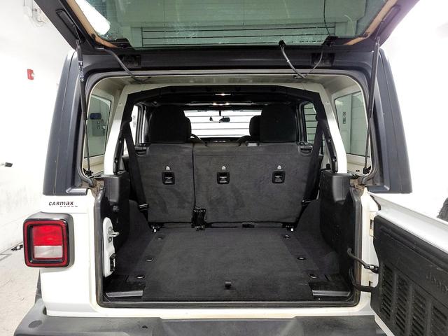 Photo of 2022 White Jeep Wrangler