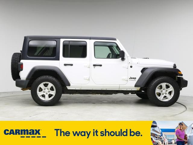 Photo of 2022 White Jeep Wrangler