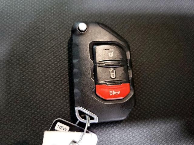 Photo of 2022 White Jeep Wrangler