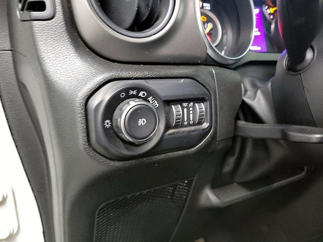 Photo of 2022 White Jeep Wrangler