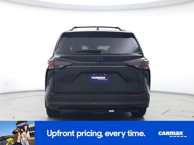 Photo of 2024 Black Toyota Sienna