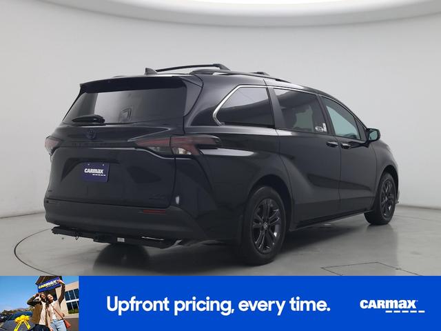 Photo of 2024 Black Toyota Sienna
