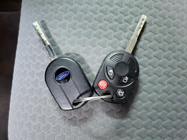 Photo of 2017 Blue Ford C-Max Energi