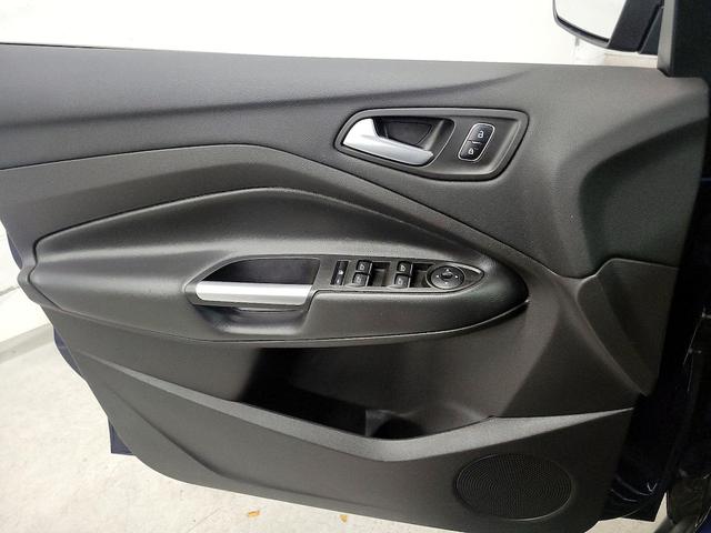 Photo of 2017 Blue Ford C-Max Energi