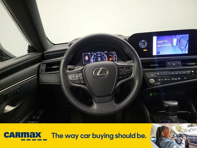 Photo of 2023 Black Lexus ES 350