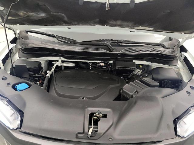 Photo of 2022 White Honda Pilot
