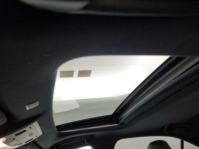 Photo of 2019 White Lexus IS 300