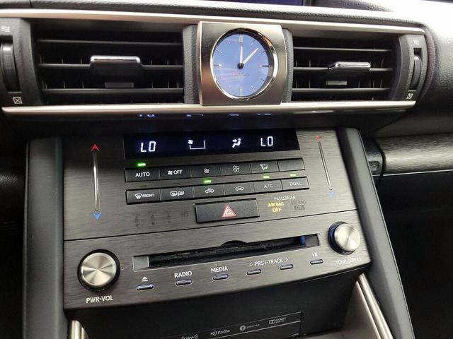 Photo of 2019 White Lexus IS 300
