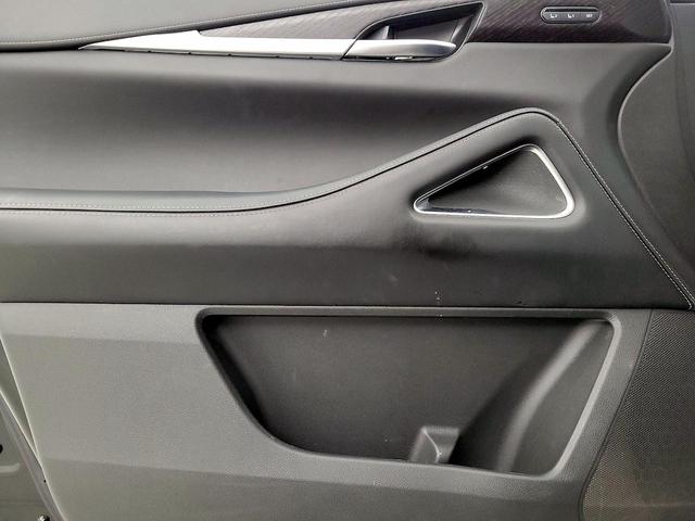 Photo of 2023 Black INFINITI QX60