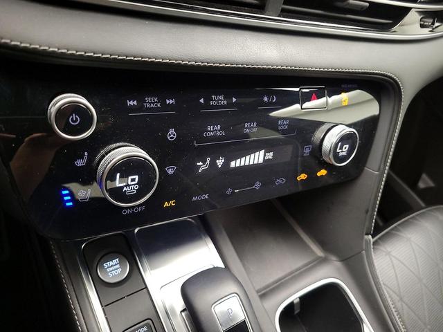 Photo of 2023 Black INFINITI QX60