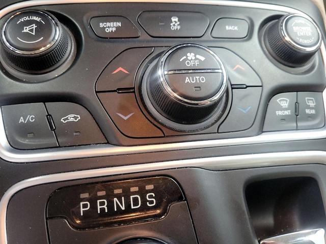 Photo of 2015 Silver Chrysler 200