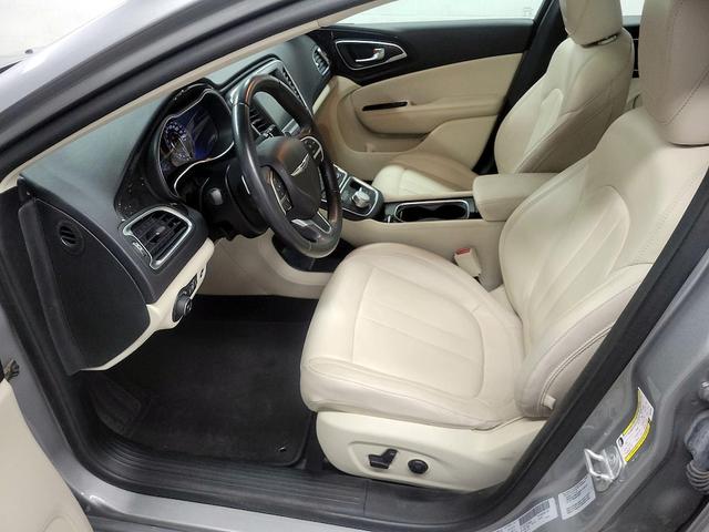 Photo of 2015 Silver Chrysler 200
