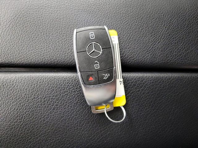 Photo of 2023 Gray Mercedes-Benz GLE 350