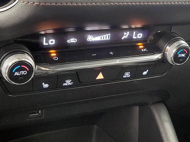 Photo of 2019 White Mazda Mazda3