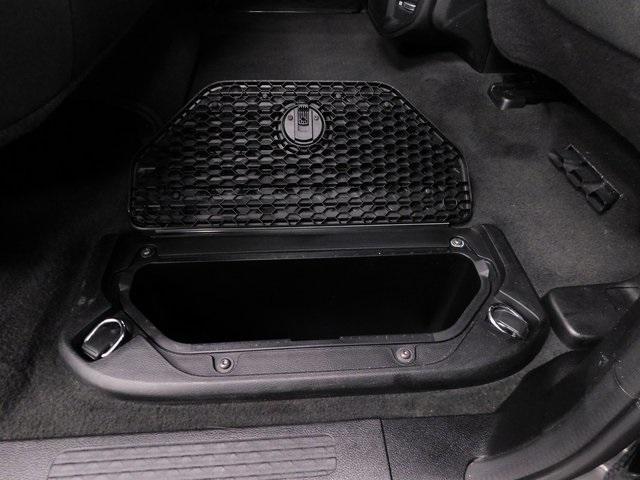 Photo of 2023 Diamond Black Crystal Pearlcoat RAM 1500