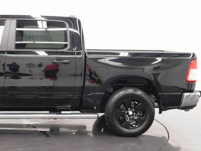 Photo of 2023 Diamond Black Crystal Pearlcoat RAM 1500
