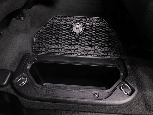Photo of 2023 Diamond Black Crystal Pearlcoat RAM 1500