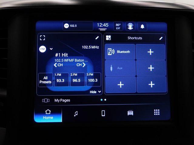 Photo of 2023 Diamond Black Crystal Pearlcoat RAM 1500
