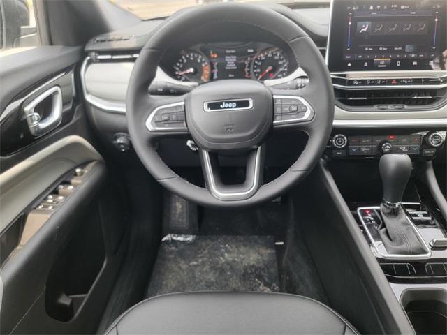 Photo of 2025 Bright White Clearcoat Jeep Compass