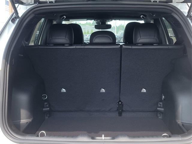 Photo of 2025 Bright White Clearcoat Jeep Compass