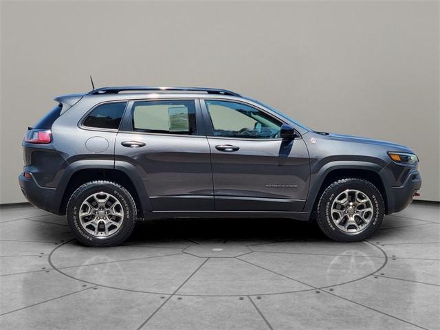 Photo of 2022 Granite Crystal Clearcoat Metallic Jeep Cherokee