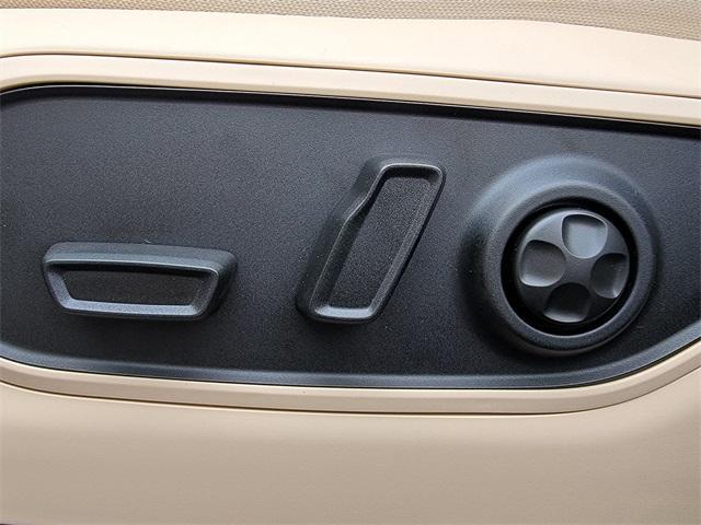Photo of 2025 Bright White Clearcoat Jeep Grand Cherokee L