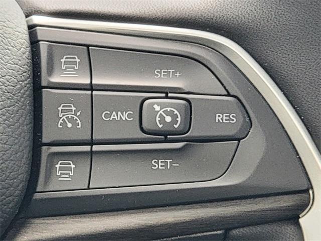 Photo of 2024 Metallic Jeep Grand Cherokee L