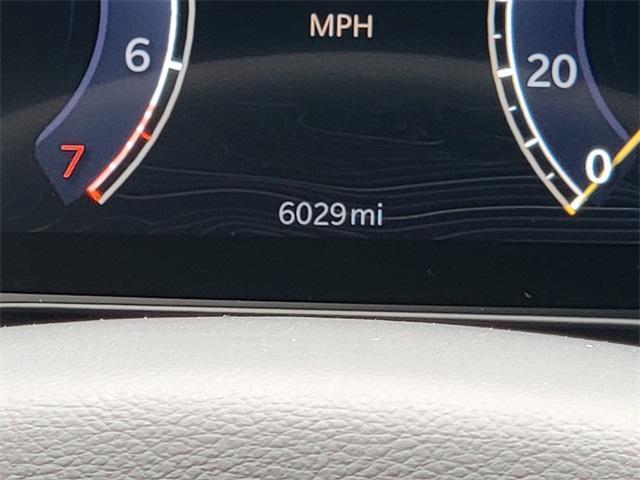 Photo of 2024 Metallic Jeep Grand Cherokee L