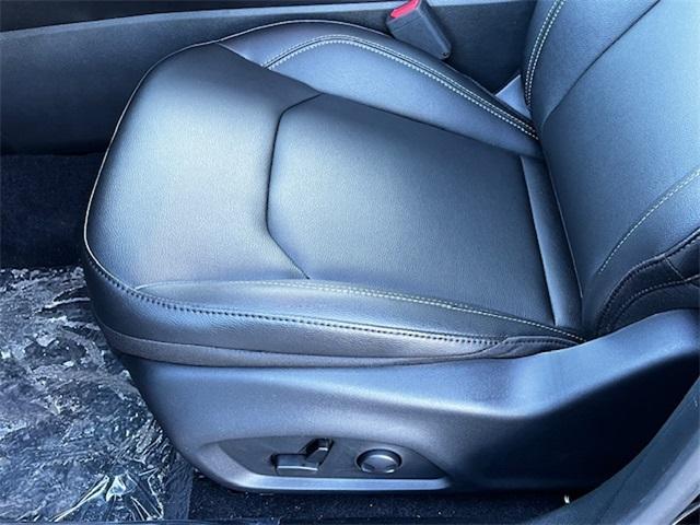 Photo of 2025 Bright White Clearcoat Jeep Compass