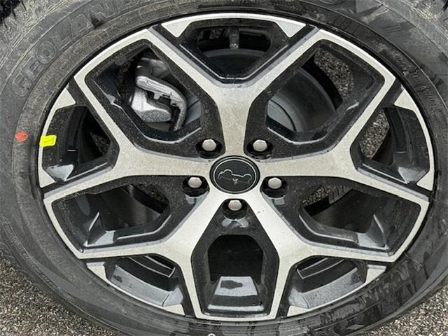 Photo of 2025 Bright White Clearcoat Jeep Compass